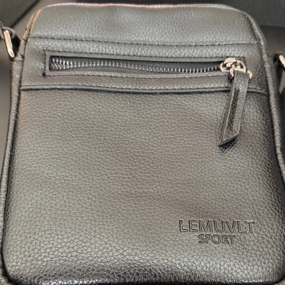 Lemuvlt Black Leather Crossbody Bag